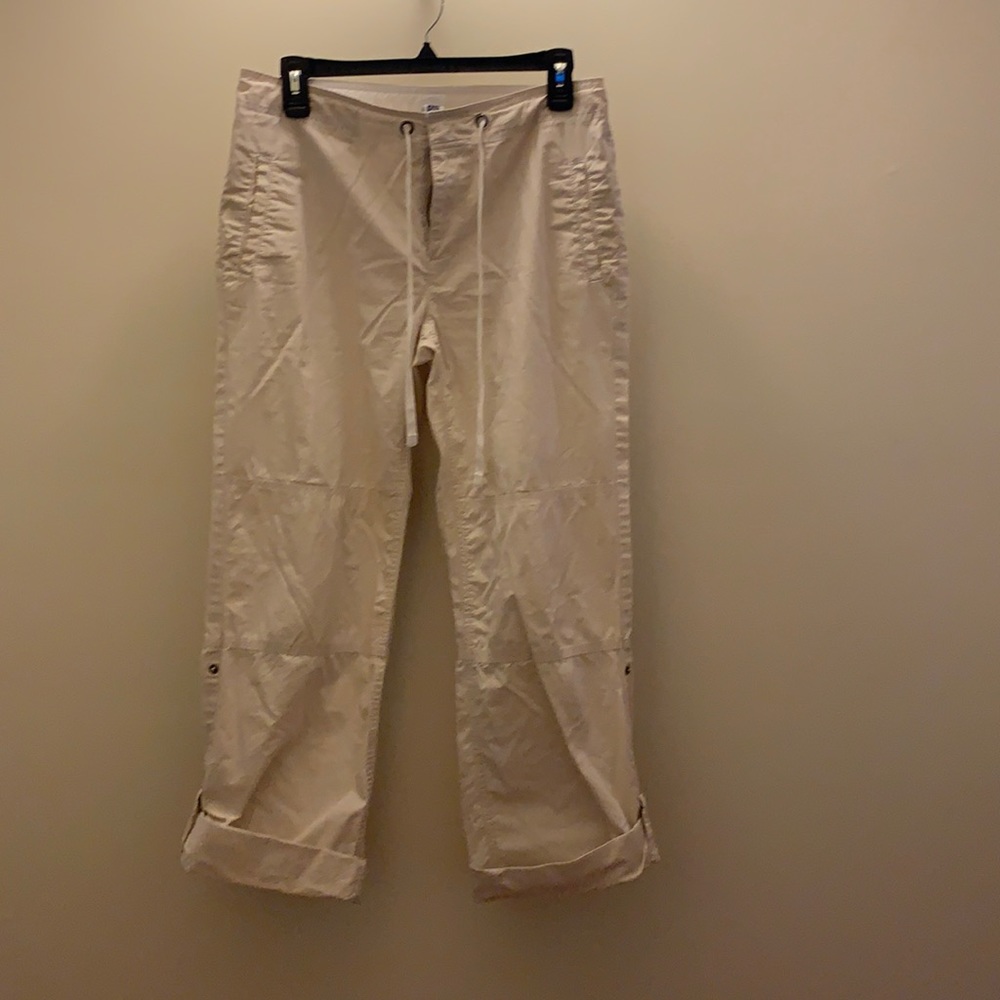 Gap Women Khaki Capri Pants‎ Size 4
